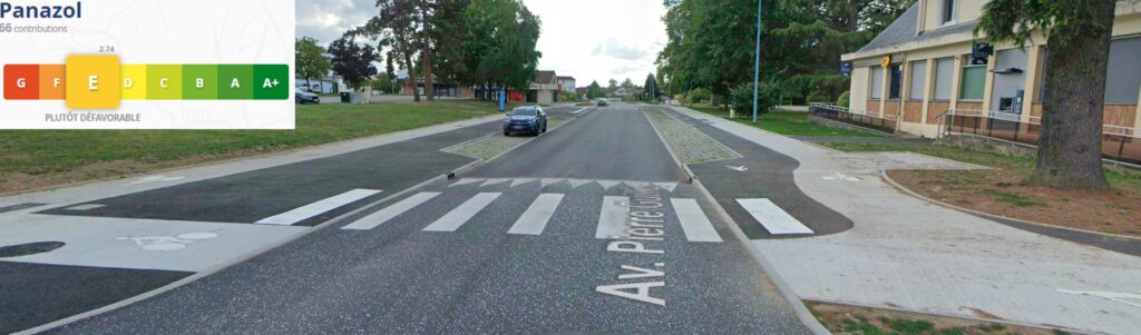 Note à Panazol : E + streetview devant la poste, où des pistes cyclables unidirectionnelles sur trottoir ont été réalisées.