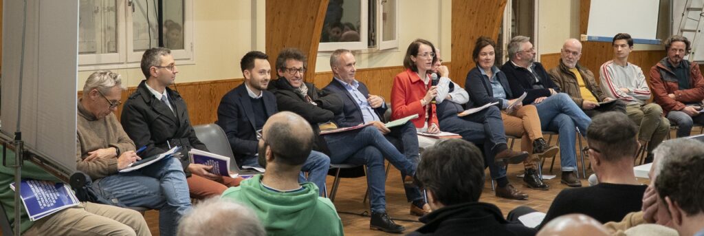Candidats présents lors du débat du 23 février 2026. Crédit Photo Jordan Gamaire.